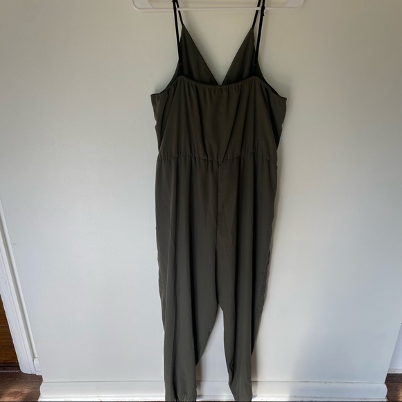 Bar III green sleeveless v-neck jumpsuit romper size XL - Picture 11 of 14